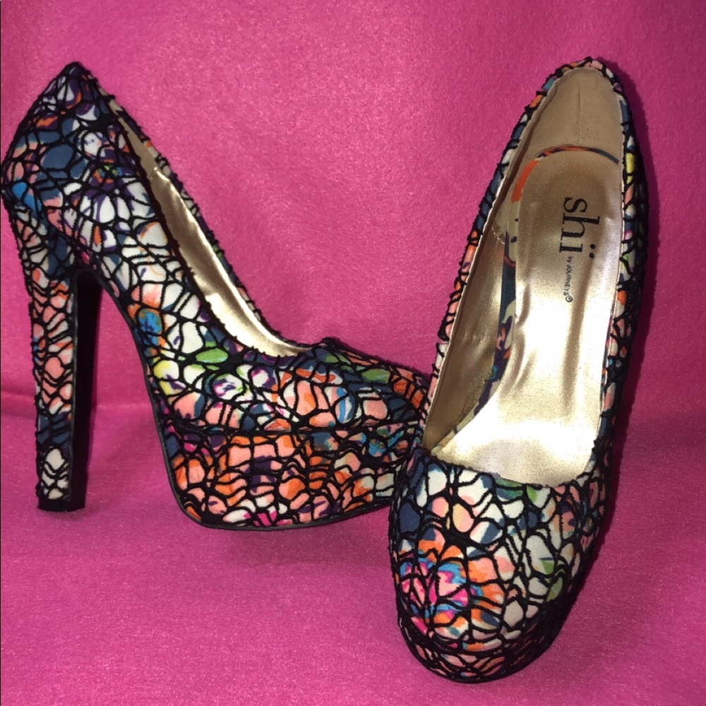 Shoes - Picture 3 of 3